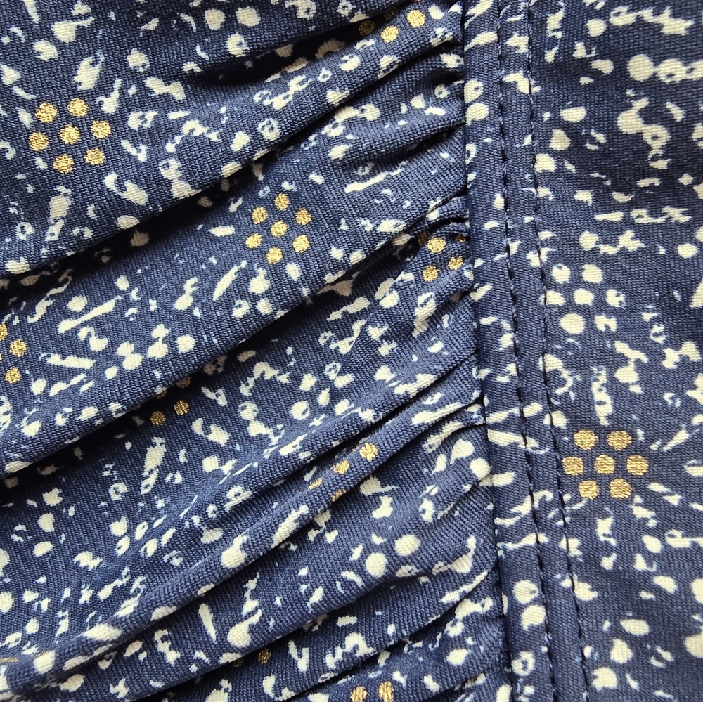 Niptuck Size 10 Navy Blue and White Swimsuit With Gold Flowers Slimming Cruise - Picture 6 of 7